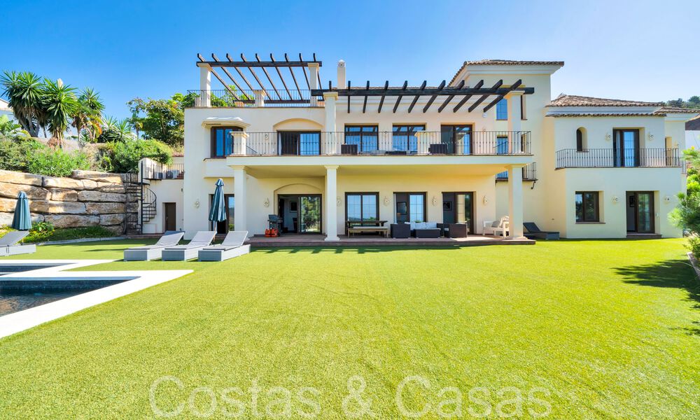 Timeless Spanish luxury villa with panoramic sea views for sale in a gated urbanization of Marbella - Benahavis 71546