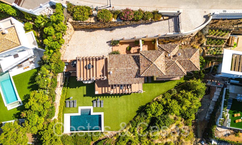 Timeless Spanish luxury villa with panoramic sea views for sale in a gated urbanization of Marbella - Benahavis 71569