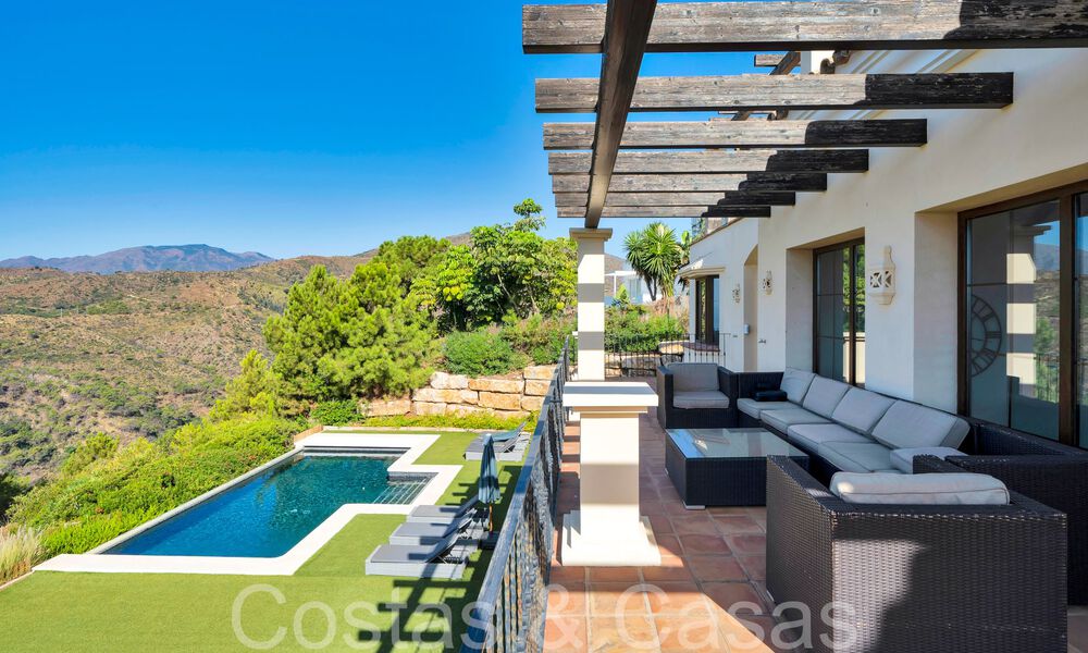 Timeless Spanish luxury villa with panoramic sea views for sale in a gated urbanization of Marbella - Benahavis 71575