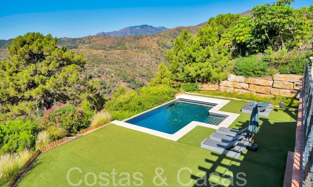 Timeless Spanish luxury villa with panoramic sea views for sale in a gated urbanization of Marbella - Benahavis 71576