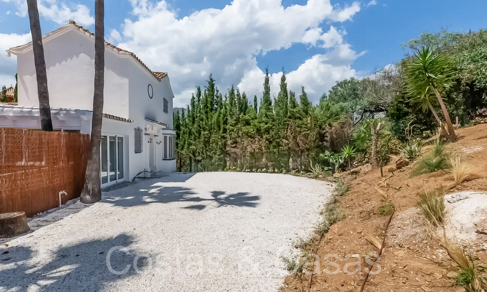 Semi-detached townhouse with sea views for sale just east of Marbella centre 71766