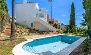 Semi-detached townhouse with sea views for sale just east of Marbella centre 71784 