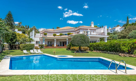 Luxury character villa for sale in a privileged urbanisation in Benahavis - Marbella 71831