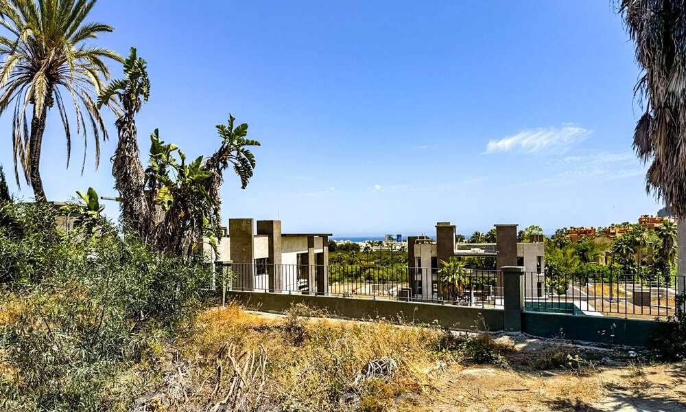 Plot with exclusive project for sale for a luxury villa, with sea views and walking distance to Puerto Banus, Marbella 71840