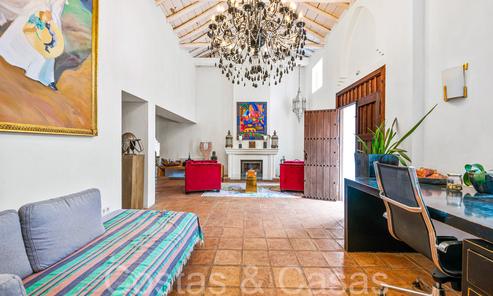 Charming traditional villa for sale with guest house and tennis court, close to the beach in Benahavis - Marbella 71894