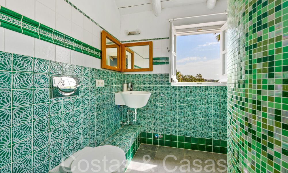 Charming traditional villa for sale with guest house and tennis court, close to the beach in Benahavis - Marbella 71904