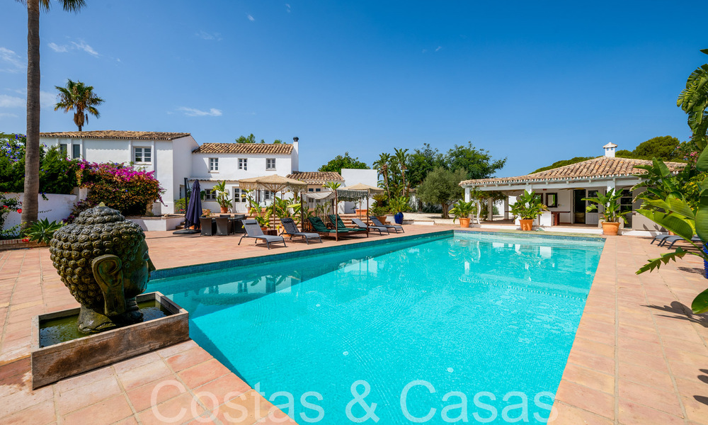 Charming traditional villa for sale with guest house and tennis court, close to the beach in Benahavis - Marbella 71913