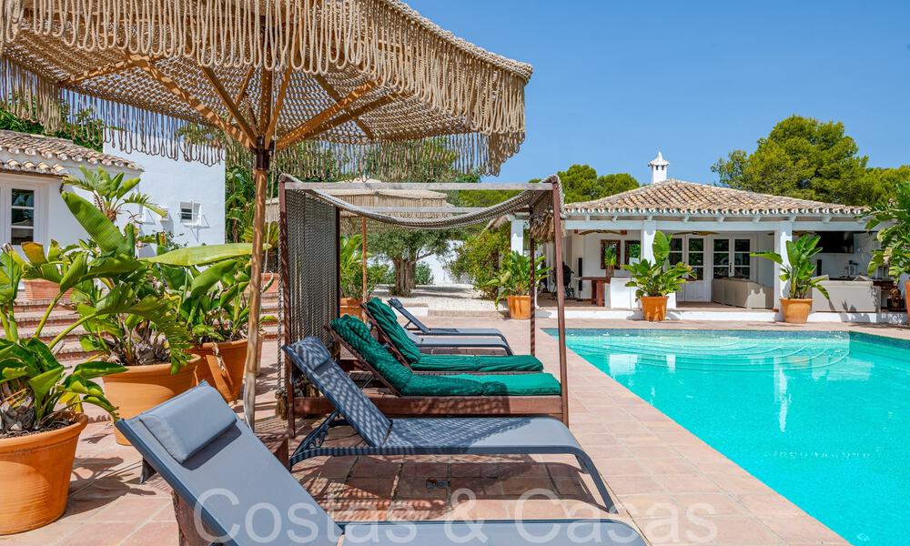 Charming traditional villa for sale with guest house and tennis court, close to the beach in Benahavis - Marbella 71914