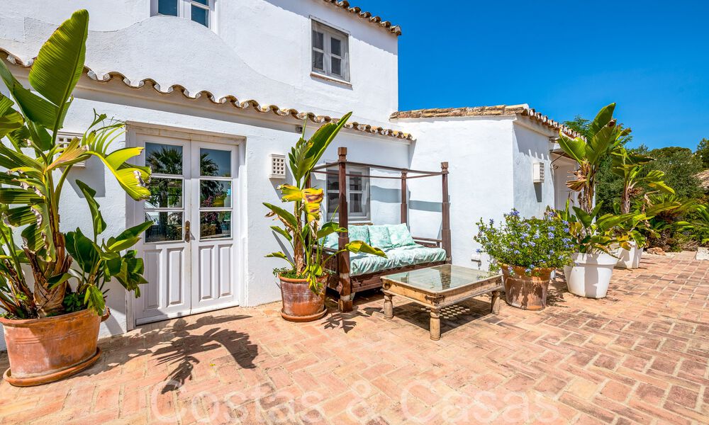 Charming traditional villa for sale with guest house and tennis court, close to the beach in Benahavis - Marbella 71915