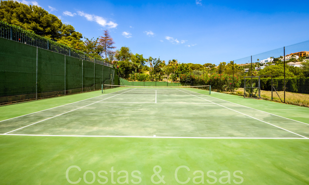 Charming traditional villa for sale with guest house and tennis court, close to the beach in Benahavis - Marbella 71917