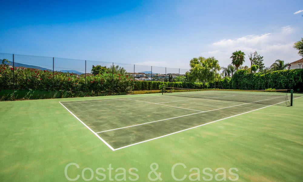 Charming traditional villa for sale with guest house and tennis court, close to the beach in Benahavis - Marbella 71918