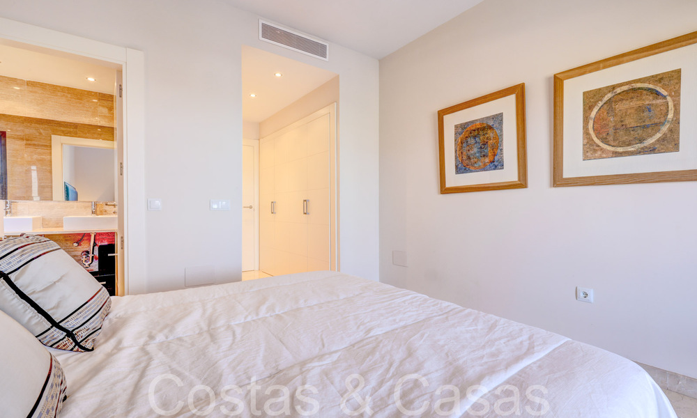 Modern golf apartment for sale in the prestigious 5* Los Flamingos Golf Resort on the New Golden Mile, Marbella - Benahavís 71706