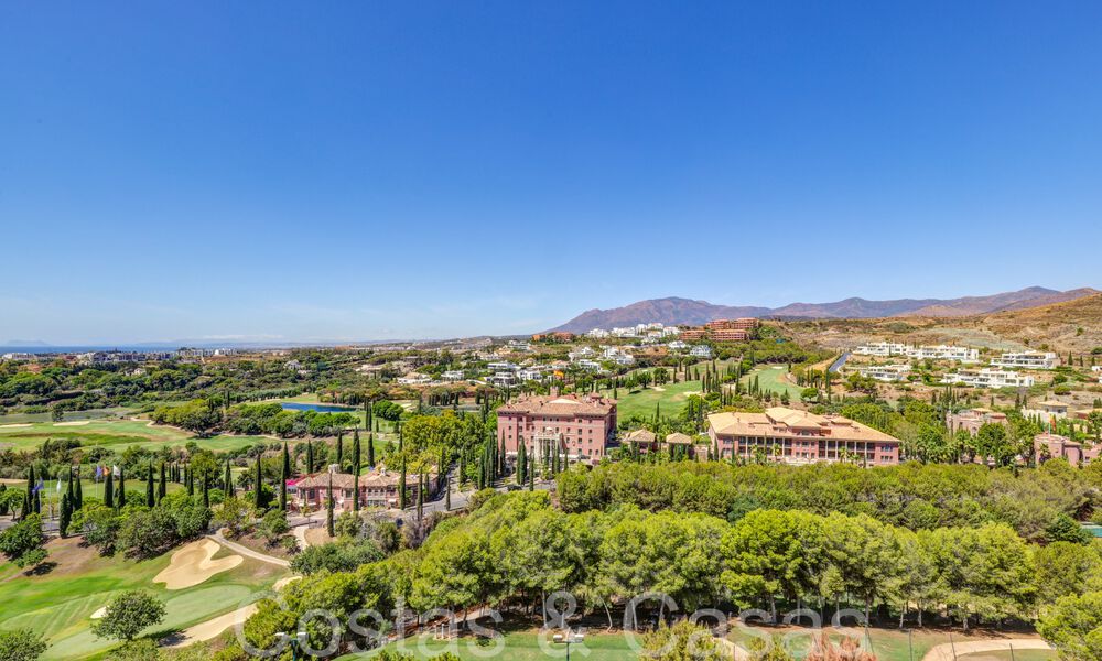 Modern golf apartment for sale in the prestigious 5* Los Flamingos Golf Resort on the New Golden Mile, Marbella - Benahavís 71714