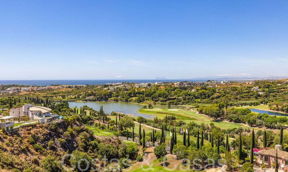 Modern golf apartment for sale in the prestigious 5* Los Flamingos Golf Resort on the New Golden Mile, Marbella - Benahavís 71725