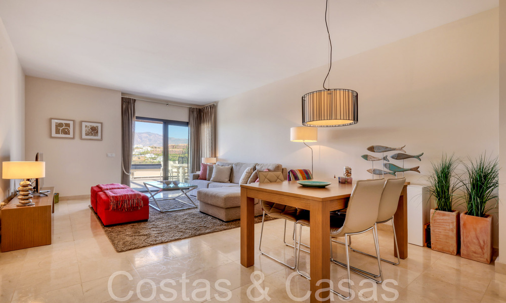 Modern golf apartment for sale in the prestigious 5* Los Flamingos Golf Resort on the New Golden Mile, Marbella - Benahavís 71729