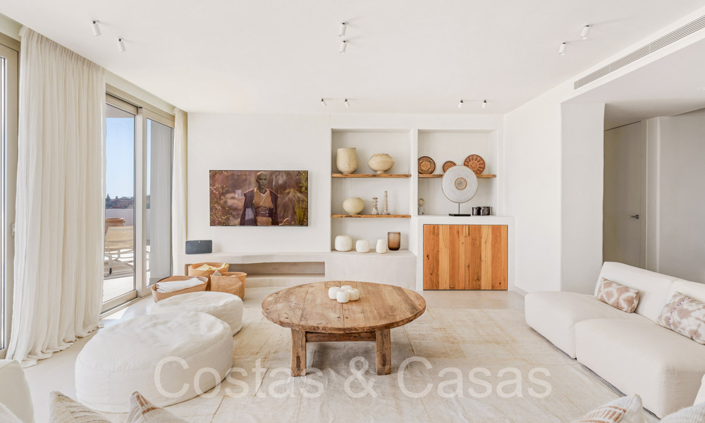 Stylish contemporary luxury Mediterranean penthouse for sale with unobstructed panoramic views in Nueva Andalucia, Marbella 71937