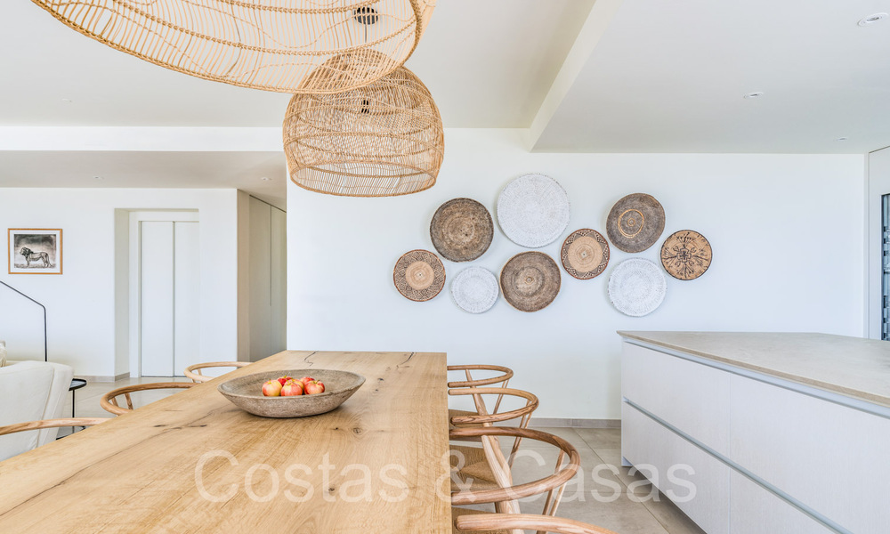 Stylish contemporary luxury Mediterranean penthouse for sale with unobstructed panoramic views in Nueva Andalucia, Marbella 71939