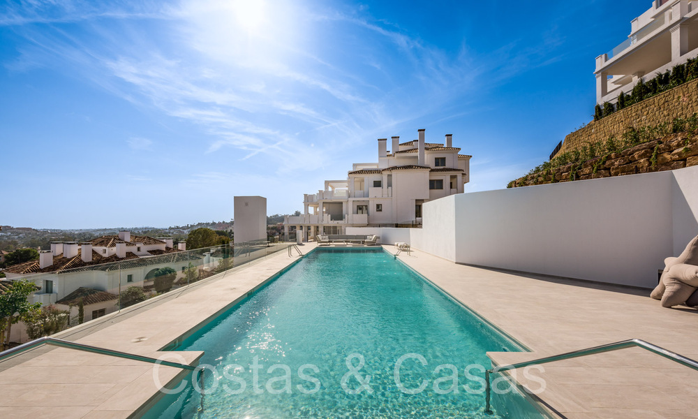 Stylish contemporary luxury Mediterranean penthouse for sale with unobstructed panoramic views in Nueva Andalucia, Marbella 72107