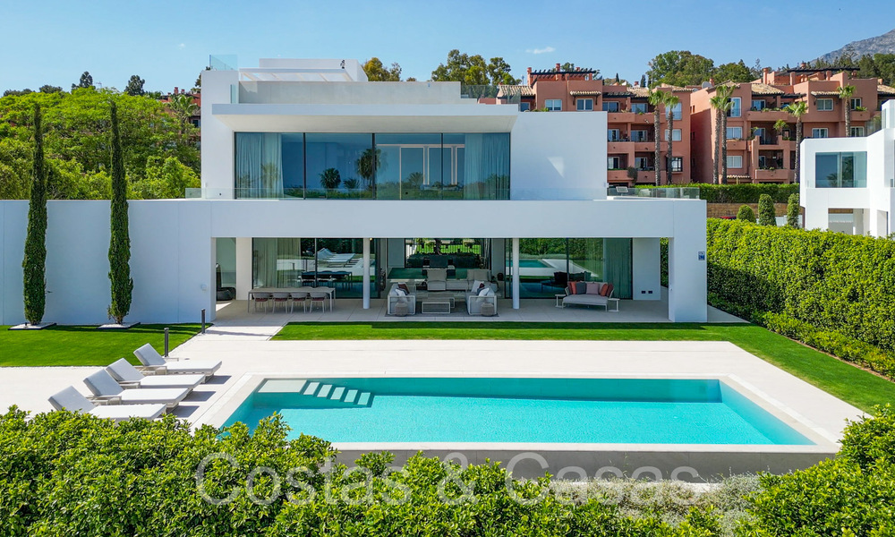 Sophisticated designer villa for sale near the beach in the heart of Marbella’s Golden Mile 72003