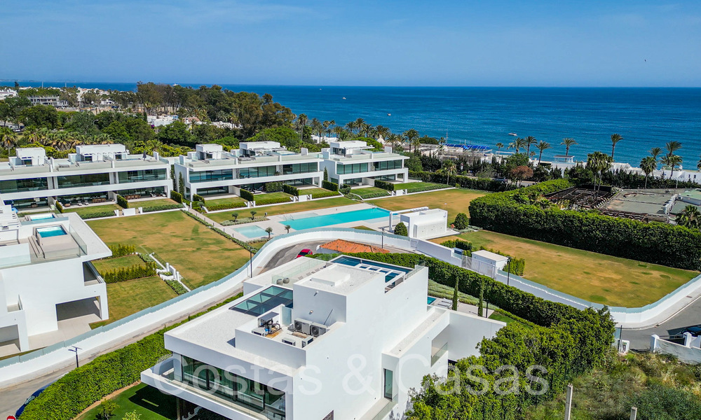 Sophisticated designer villa for sale near the beach in the heart of Marbella’s Golden Mile 72007