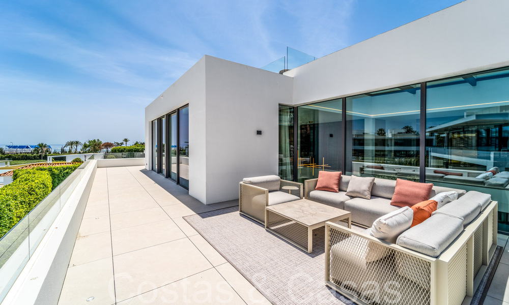 Sophisticated designer villa for sale near the beach in the heart of Marbella’s Golden Mile 72021