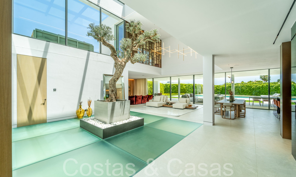 Sophisticated designer villa for sale near the beach in the heart of Marbella’s Golden Mile 72029