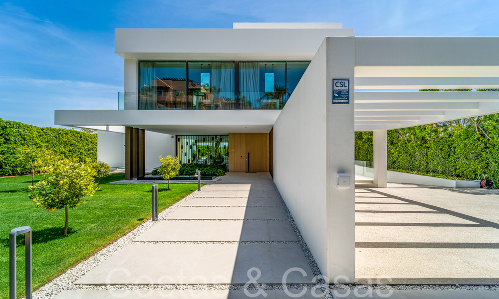 Sophisticated designer villa for sale near the beach in the heart of Marbella’s Golden Mile 72044