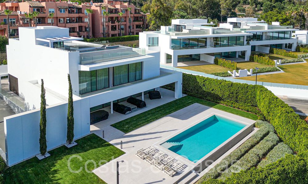 Sophisticated designer villa for sale near the beach in the heart of Marbella’s Golden Mile 72046