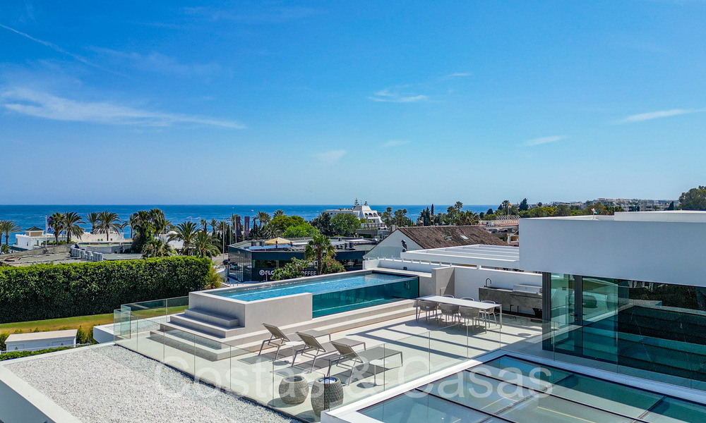 Sophisticated designer villa for sale near the beach in the heart of Marbella’s Golden Mile 72048