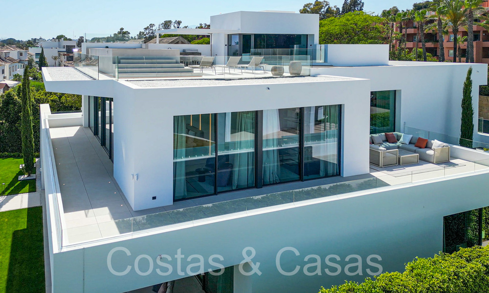 Sophisticated designer villa for sale near the beach in the heart of Marbella’s Golden Mile 72050