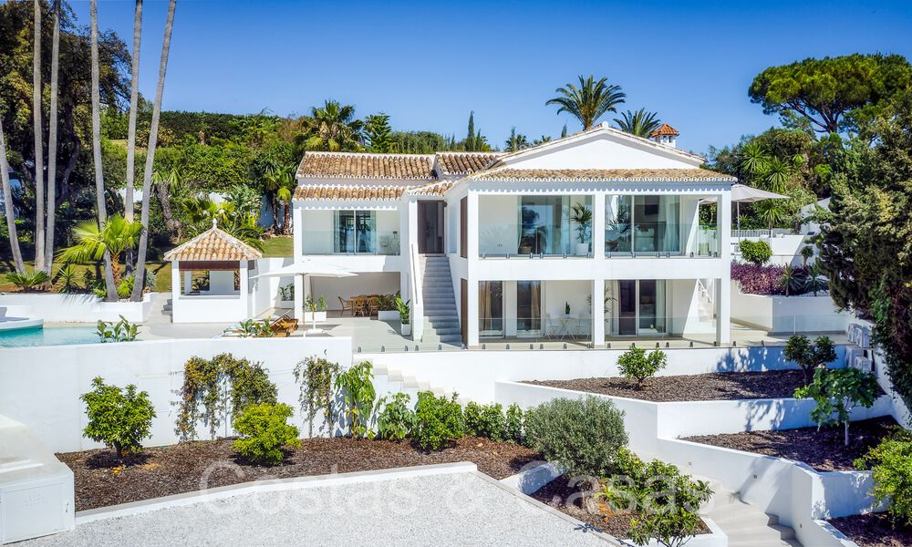 Mediterranean luxury villa for sale with large garden and additional little house, with sea views, close to amenities in Marbella East 72087