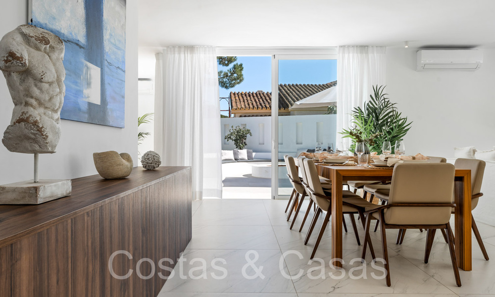 Mediterranean luxury villa for sale with large garden and additional little house, with sea views, close to amenities in Marbella East 72093