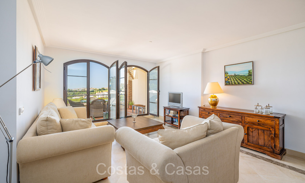 Move-in ready, spacious 3-bedroom apartment for sale surrounded by golf courses in Benahavis - Marbella 72137