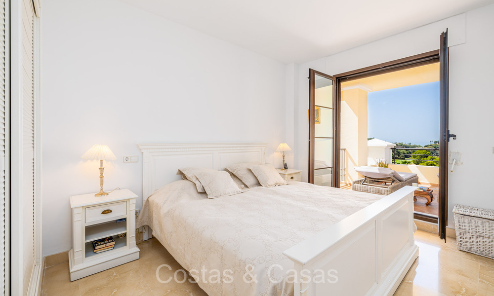 Move-in ready, spacious 3-bedroom apartment for sale surrounded by golf courses in Benahavis - Marbella 72143