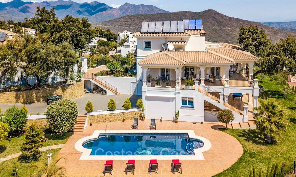 Majestic Mediterranean style villa for sale, with sea views, in a natural setting east of Marbella centre 72162