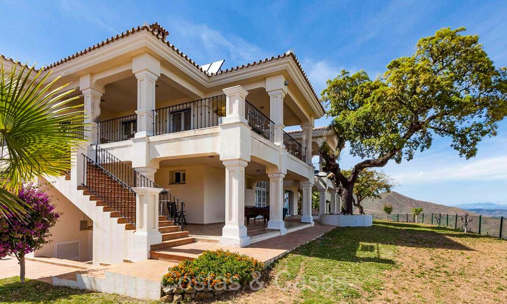 Majestic Mediterranean style villa for sale, with sea views, in a natural setting east of Marbella centre 72163