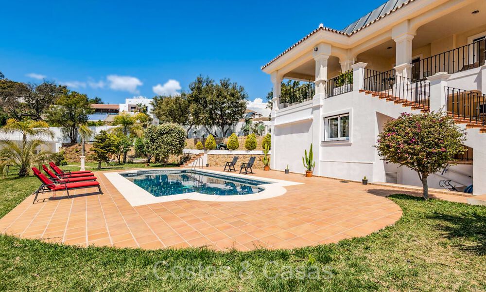 Majestic Mediterranean style villa for sale, with sea views, in a natural setting east of Marbella centre 72164