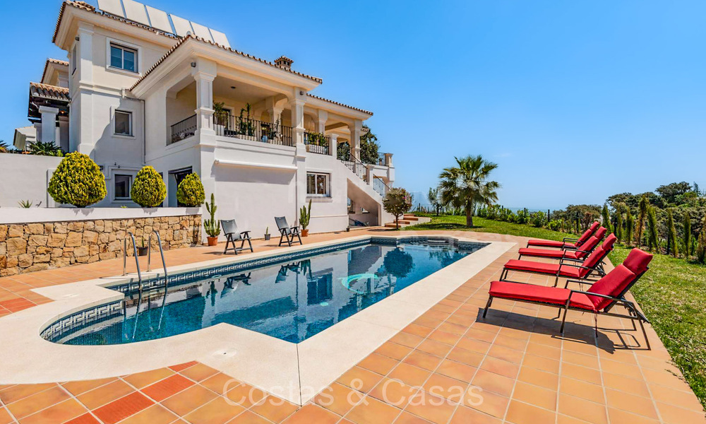 Majestic Mediterranean style villa for sale, with sea views, in a natural setting east of Marbella centre 72172