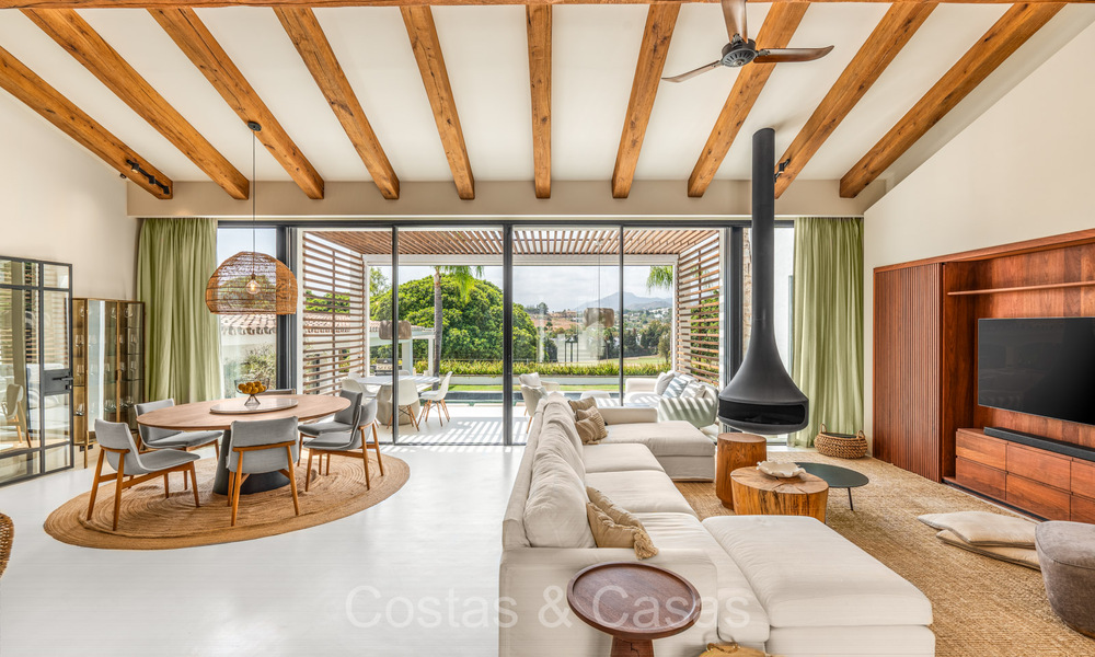 Stylishly renovated luxury villa for sale, bordering the golf course in Nueva Andalucia, Marbella 72320