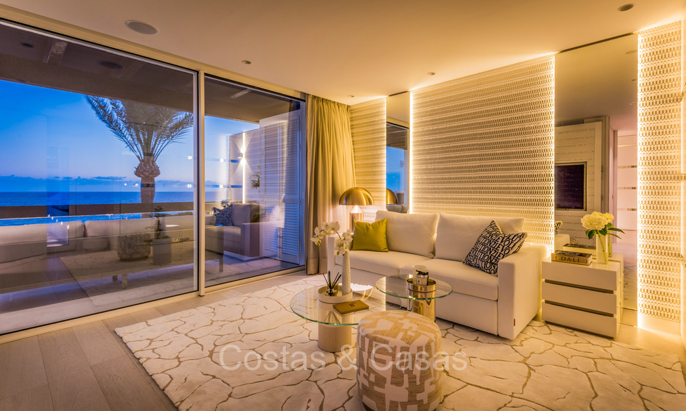 Prestigious penthouse with frontal sea views for sale, frontline beach in Puente Romano, Golden Mile, Marbella 72352