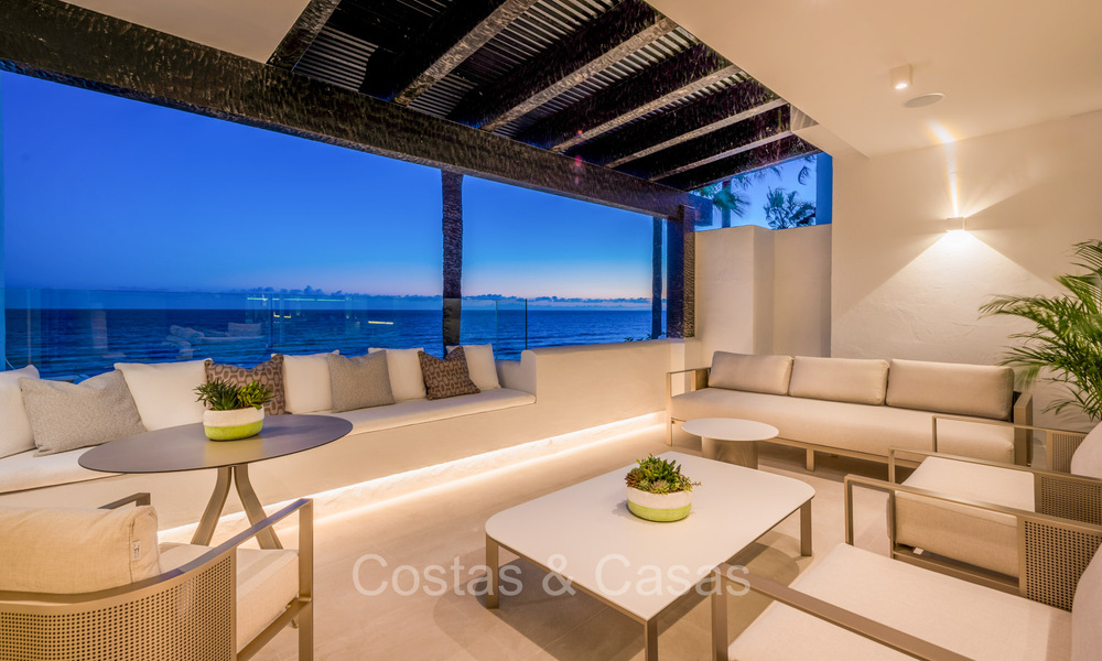 Prestigious penthouse with frontal sea views for sale, frontline beach in Puente Romano, Golden Mile, Marbella 72357