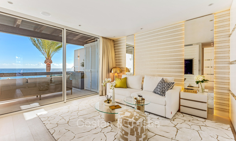 Prestigious penthouse with frontal sea views for sale, frontline beach in Puente Romano, Golden Mile, Marbella 72381