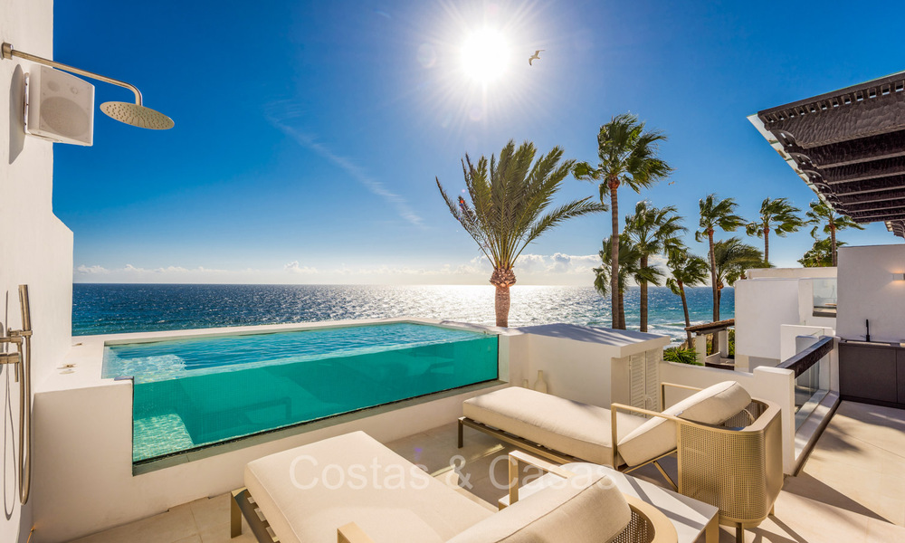 Prestigious penthouse with frontal sea views for sale, frontline beach in Puente Romano, Golden Mile, Marbella 72383