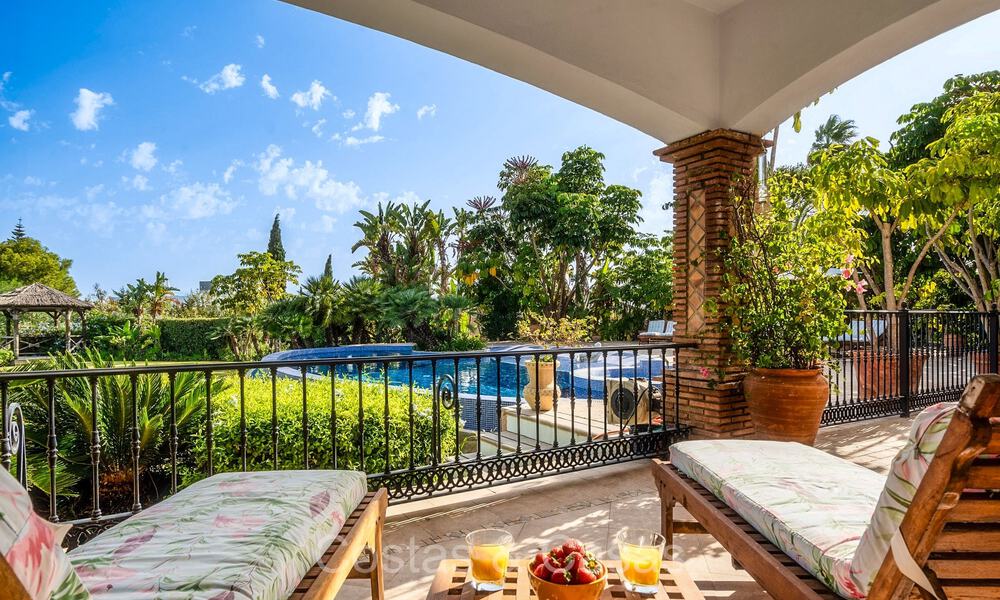 Majestic traditional style villa for sale with panoramic sea views in Marbella - Benahavis 72517