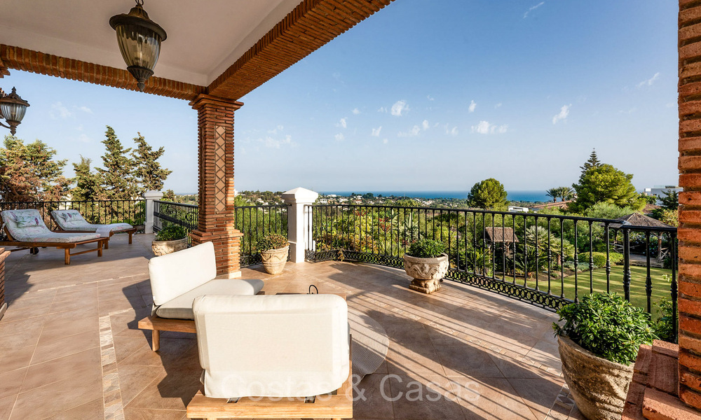 Majestic traditional style villa for sale with panoramic sea views in Marbella - Benahavis 72524