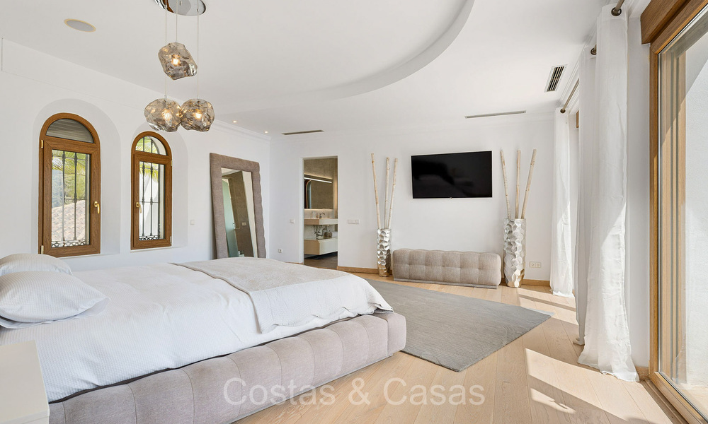 Majestic traditional style villa for sale with panoramic sea views in Marbella - Benahavis 72528