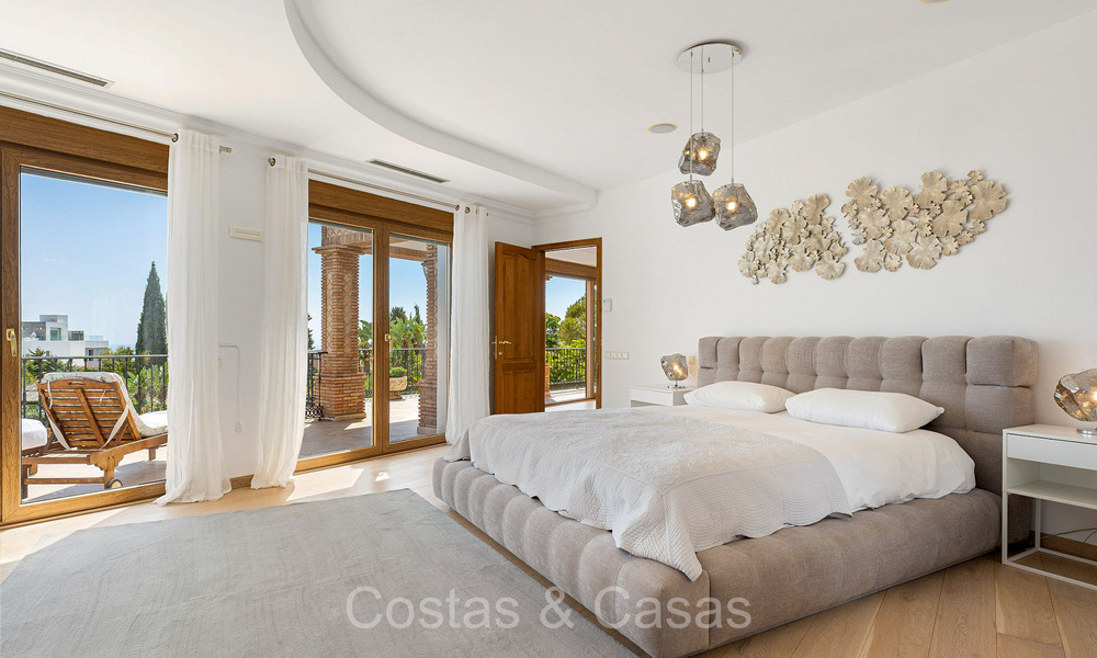 Majestic traditional style villa for sale with panoramic sea views in Marbella - Benahavis 72529