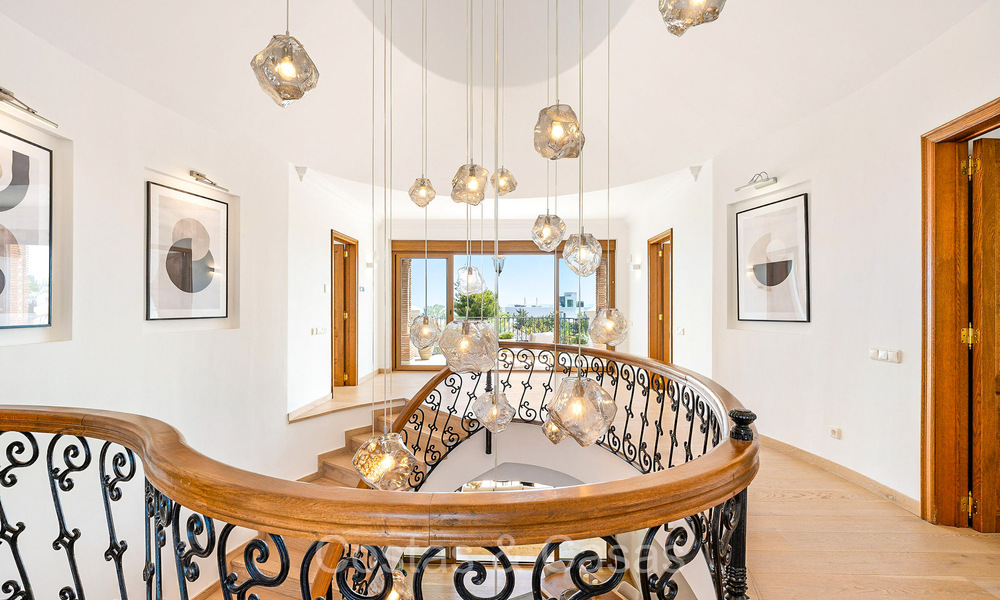 Majestic traditional style villa for sale with panoramic sea views in Marbella - Benahavis 72532