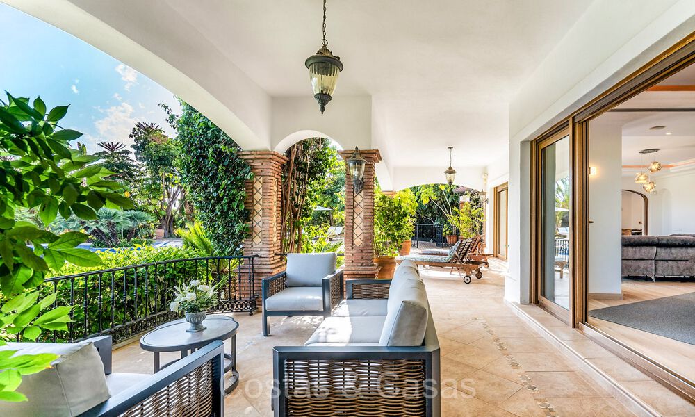 Majestic traditional style villa for sale with panoramic sea views in Marbella - Benahavis 72556