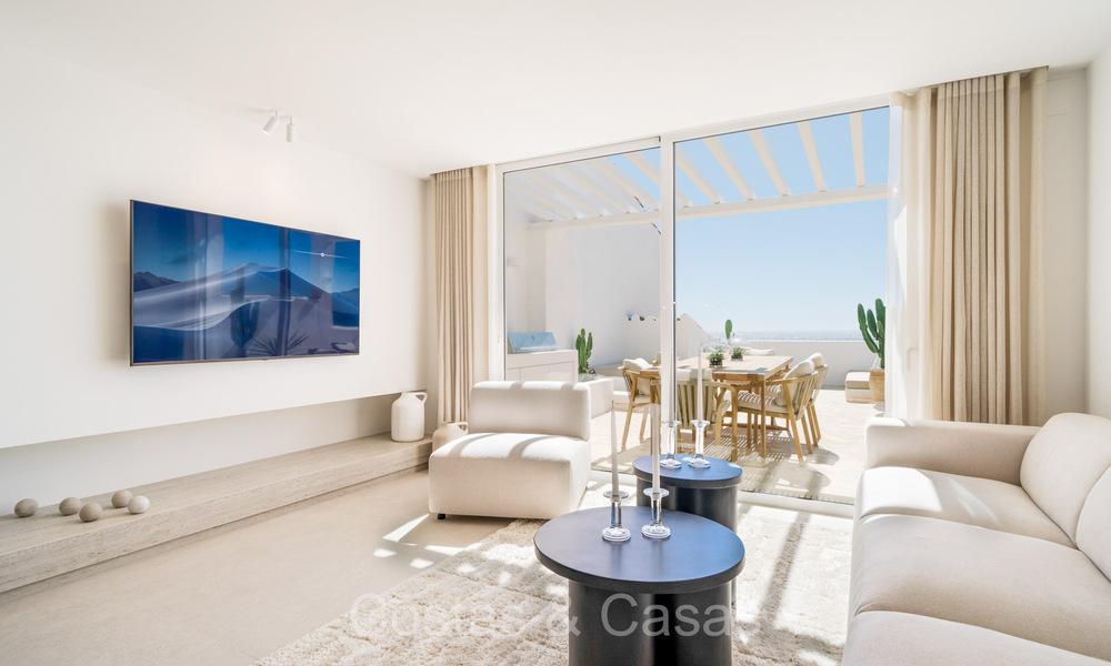 Beautifully renovated apartment with ample terrace for sale w/ stunning views in the marina of Puerto Banus, Marbella 72591